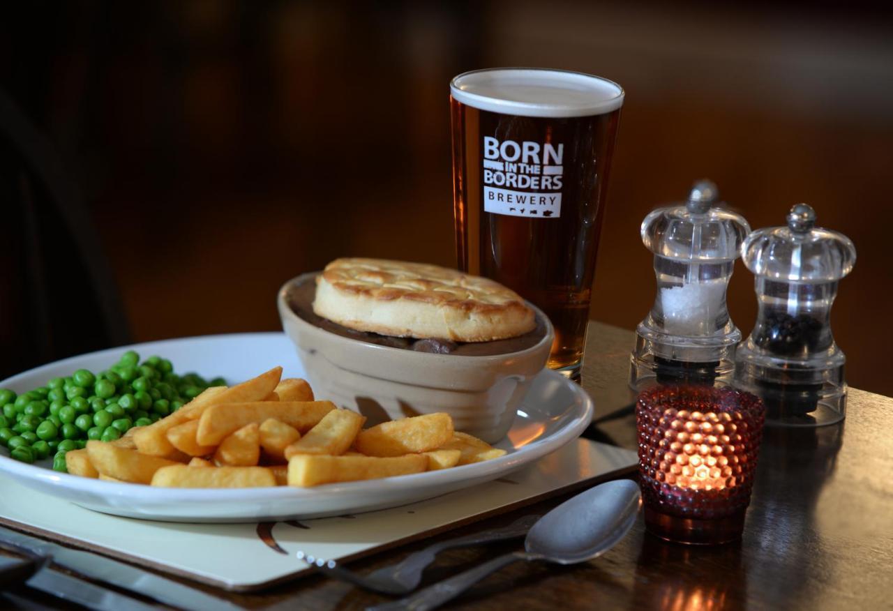 The Waterloo Arms Hotel Chirnside Esterno foto